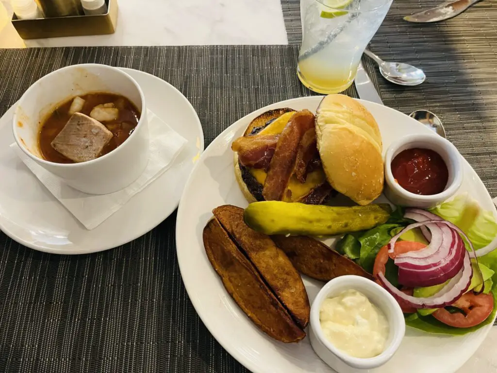 United Polaris Lounge Chicago ORD Dining Room Food