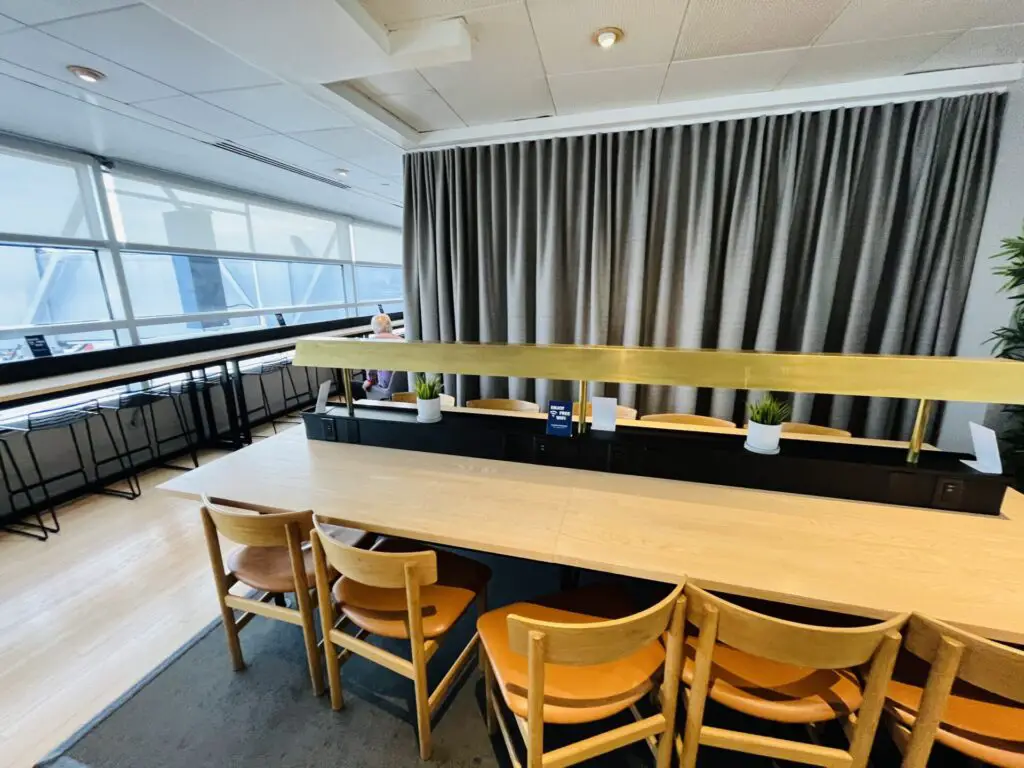 Review: SAS Lounge Chicago O’Hare (ORD) For Star Alliance