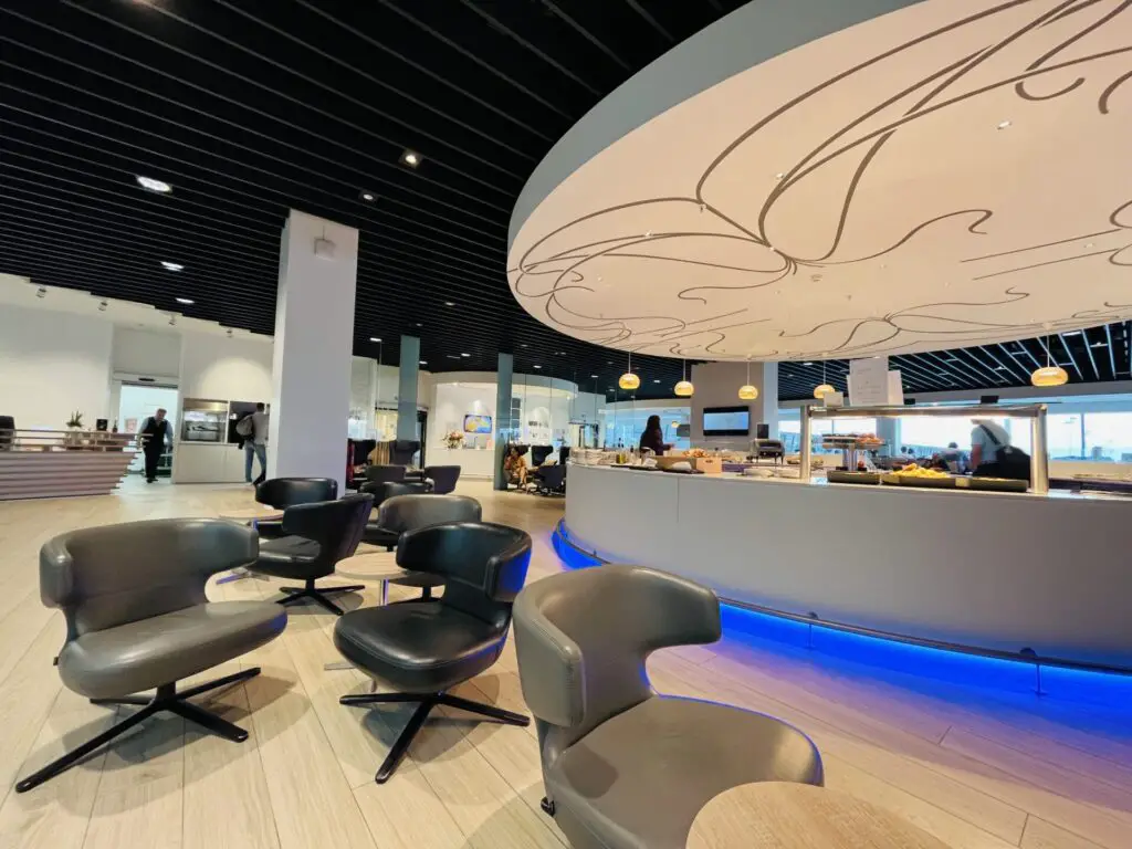 Review: THE LOFT Lounge by Brussels Airlines and Lexus