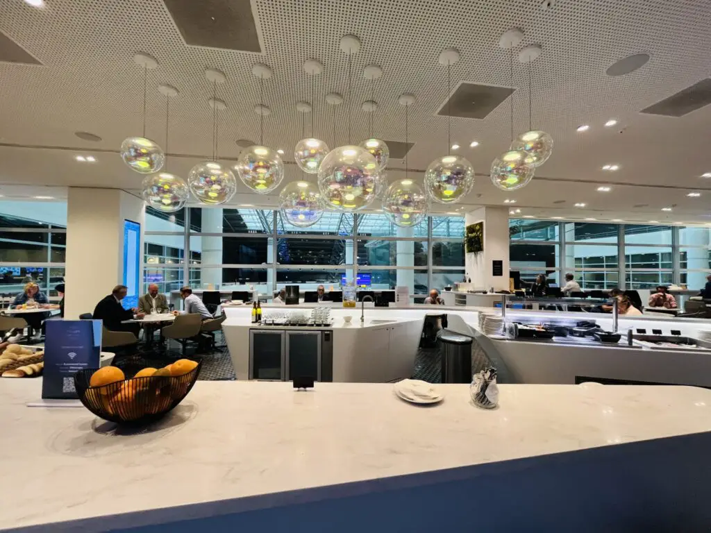 Review: THE LOFT Lounge by Brussels Airlines and Lexus