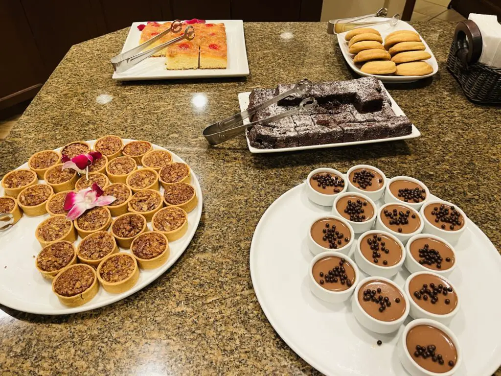 Review: Grand Club Lounge at Grand Hyatt Kauai Resort and Spa For Globalist & Club Lounge Access Awards