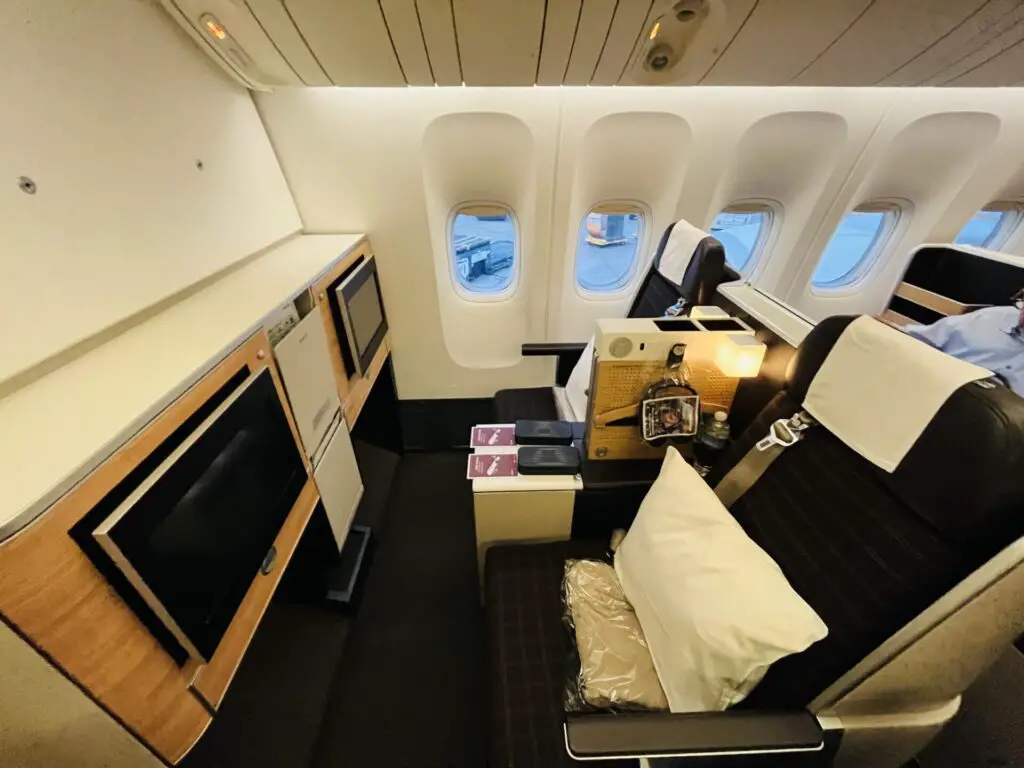 Review: SWISS LX9 Business Class Boeing 777-300ER Chicago (ORD) to Zurich (ZRH)