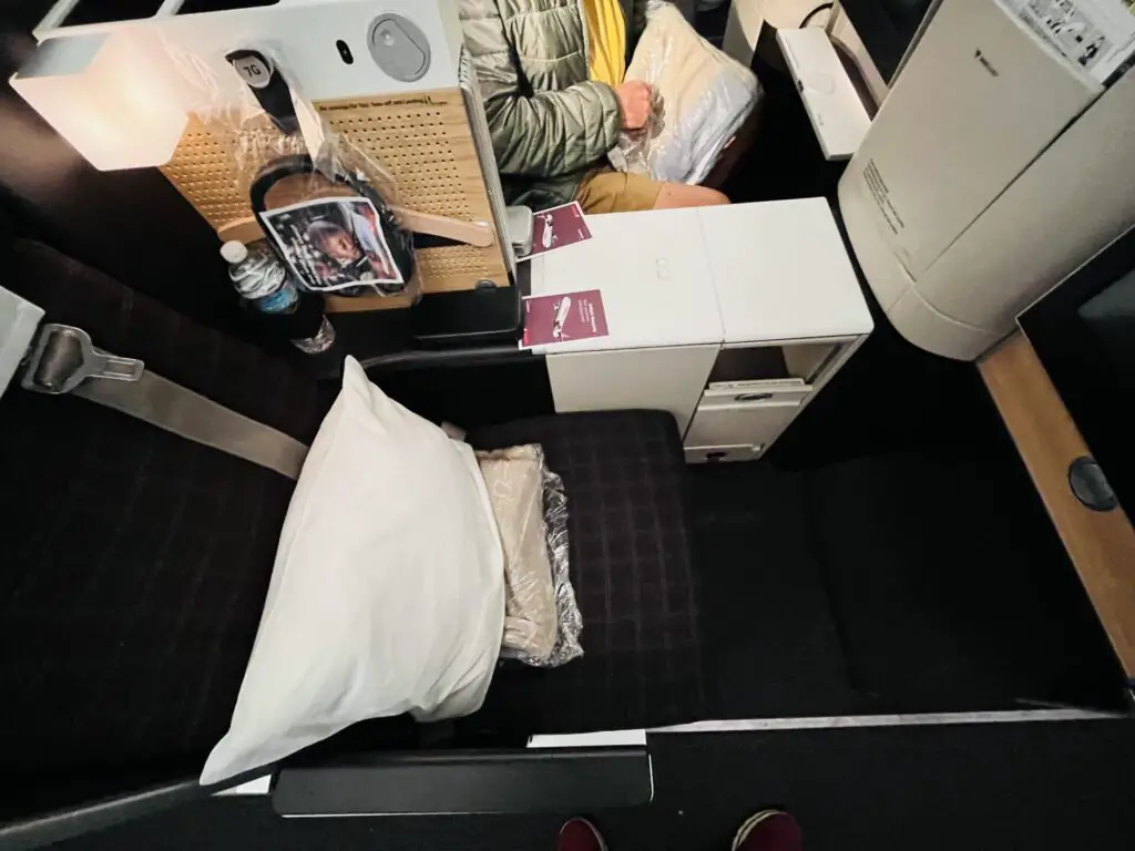 Review: SWISS LX9 Business Class Boeing 777-300ER Chicago (ORD) to Zurich (ZRH)