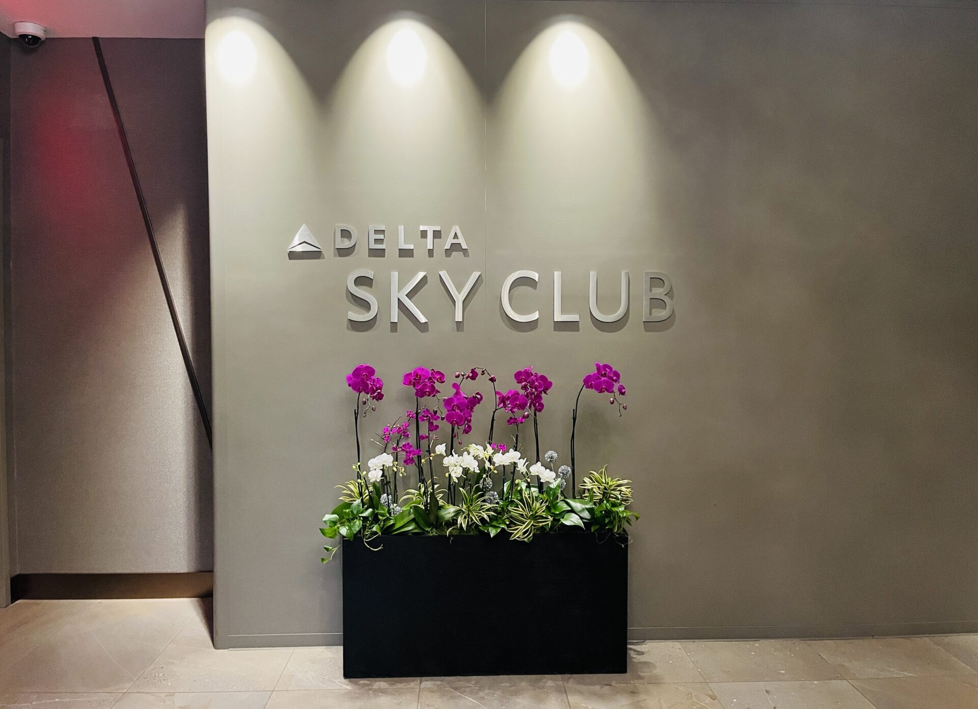 Review: Delta Sky Club LAX Terminal 3 For Delta One