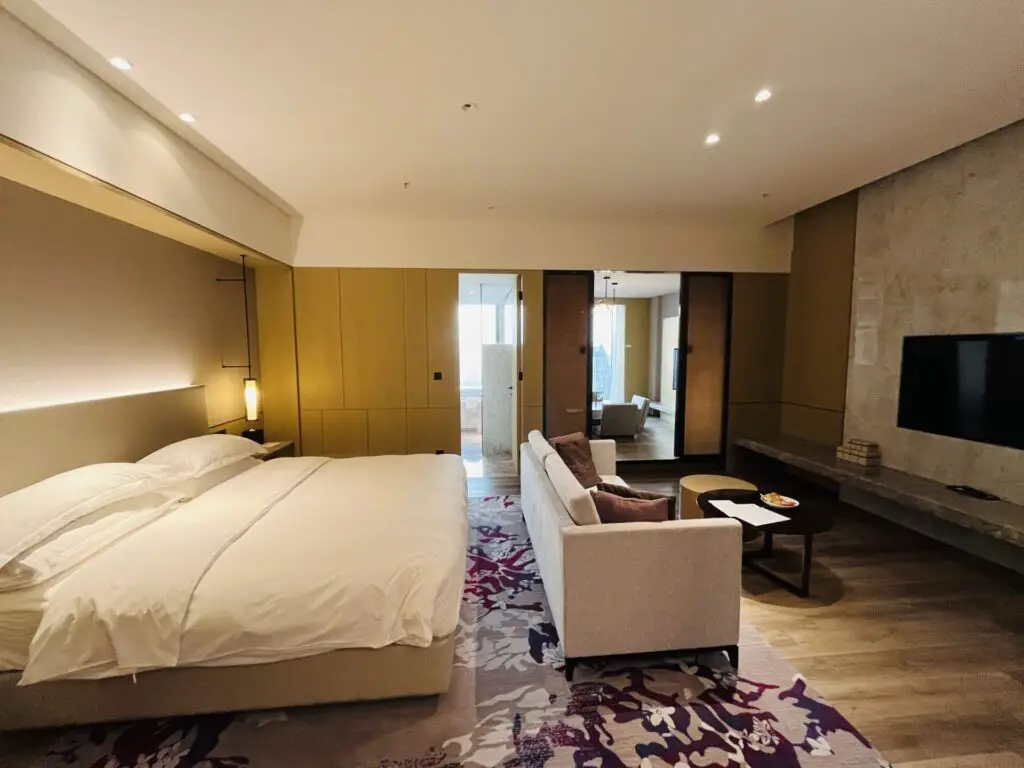 Review Marriott Platinum Suite Upgrade & Benefits at Kaohsiung Marriott Hotel in Taiwan