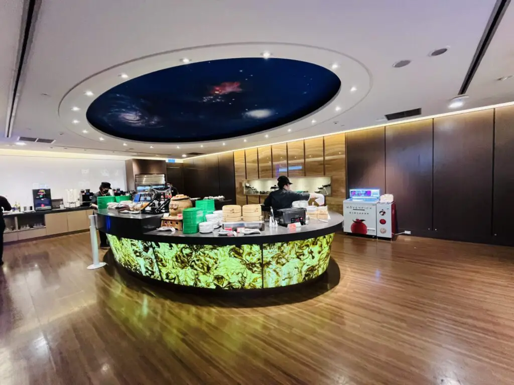 Review EVA Air Business Class Lounge Taipei Terminal 2