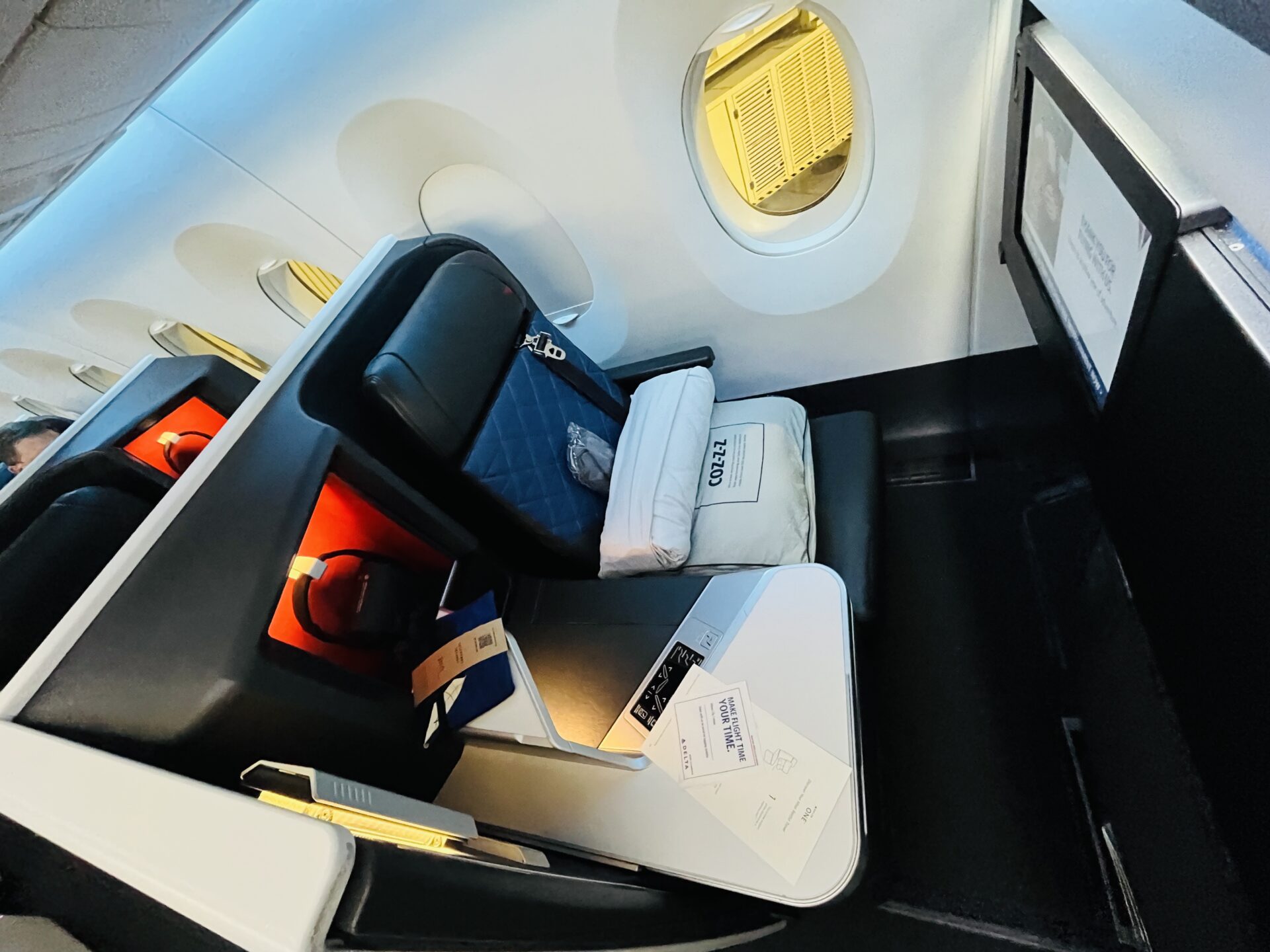 Review: Delta One A350-900 DL41 Los Angeles (LAX) to Sydney (SYD)