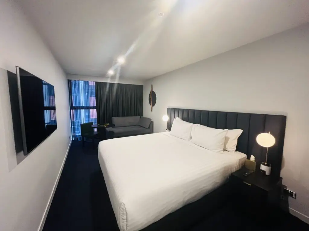 Review Marriott Platinum Upgrade and Benefits at Midnight Hotel Autograph Collection in Canberra, Australia