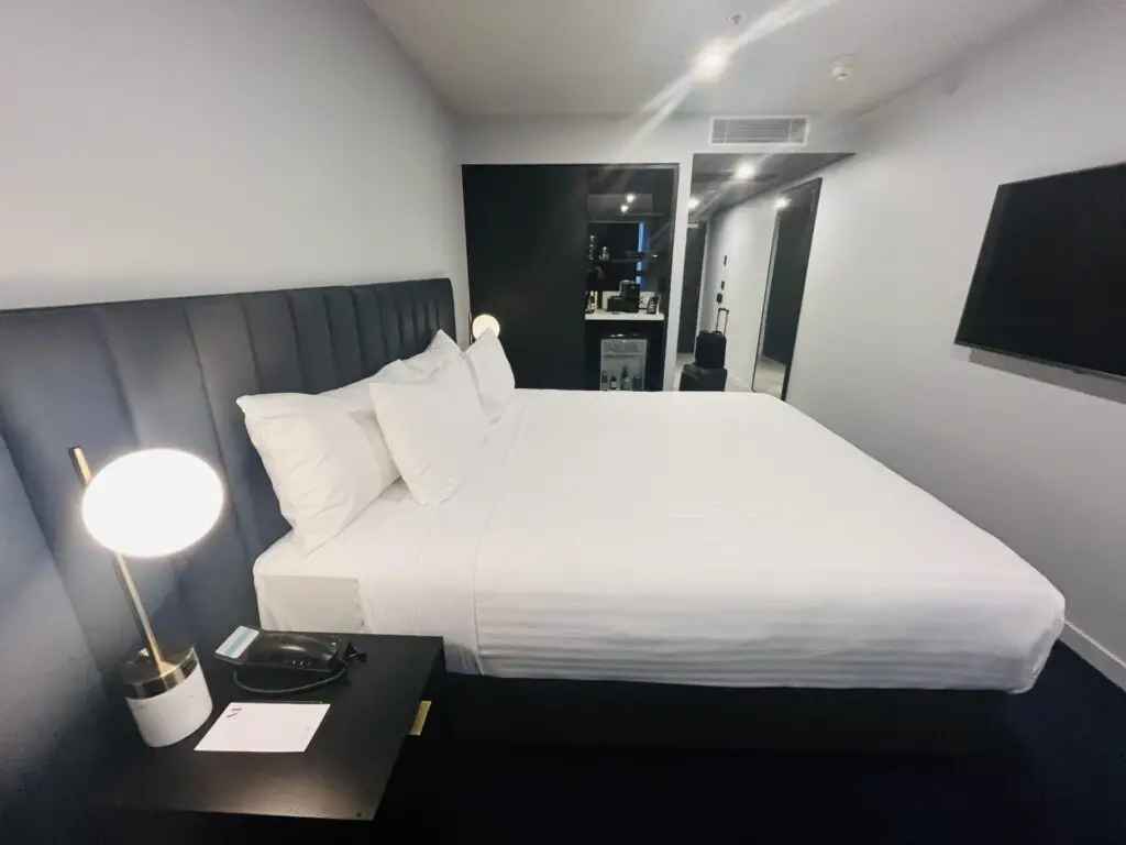 Review Marriott Platinum Upgrade and Benefits at Midnight Hotel Autograph Collection in Canberra, Australia