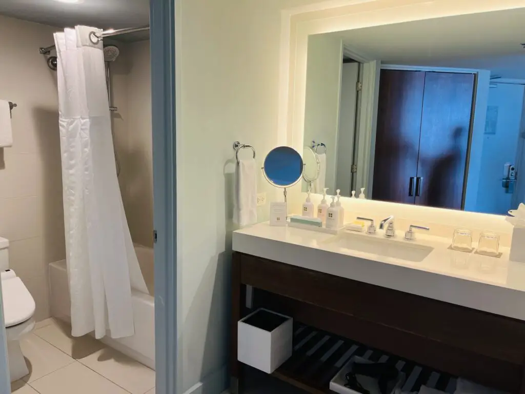 Review Hyatt Globalist Upgrade and Benefits at Hyatt Regency Waikiki Beach Resort And Spa