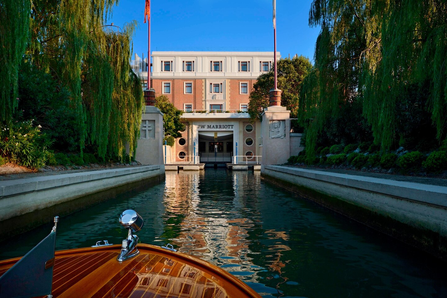 How To Maximize Amex Platinum $200 Fine Hotels and Resorts Credit