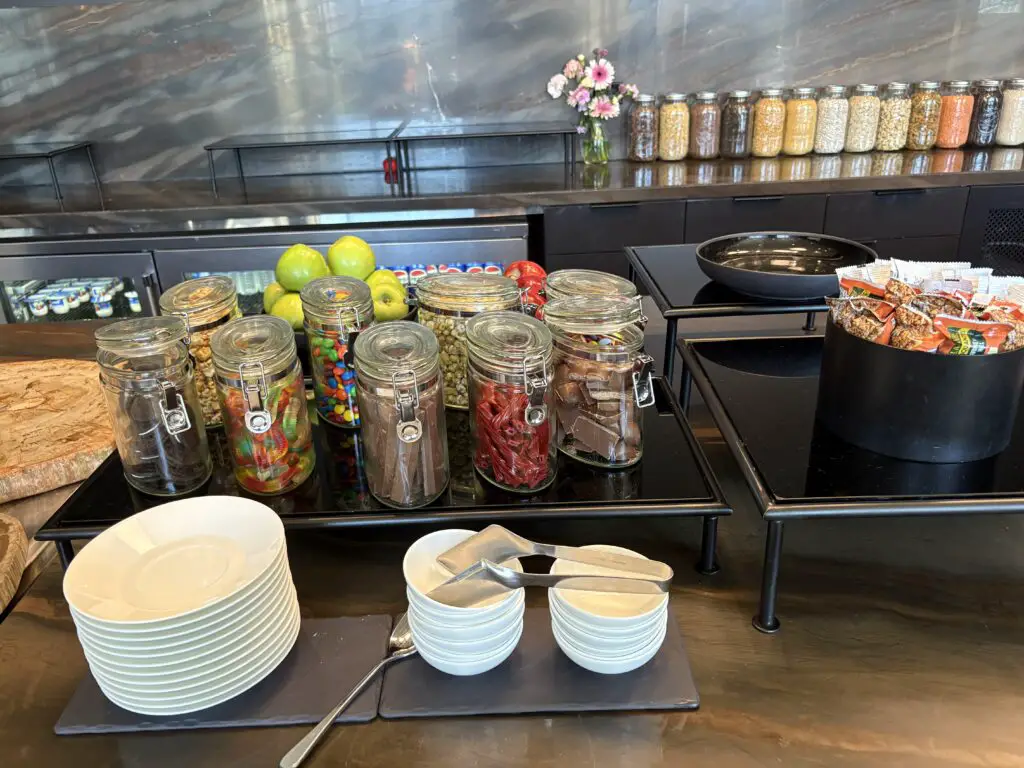 Review of the Executive Lounge at JW Marriott Parq Vancouver